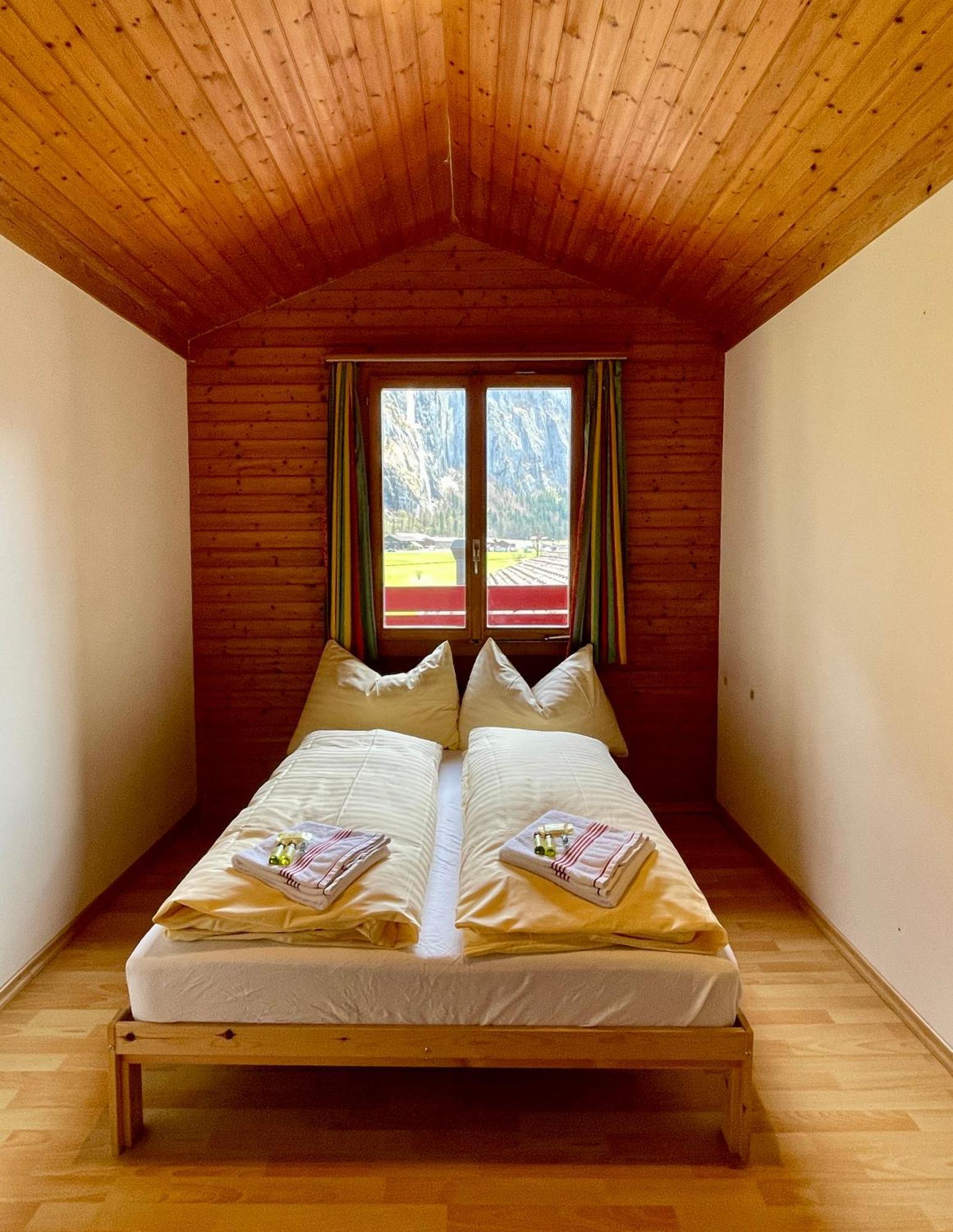 Alpine Base Hostel - Adults Only Lauterbrunnen Exterior photo