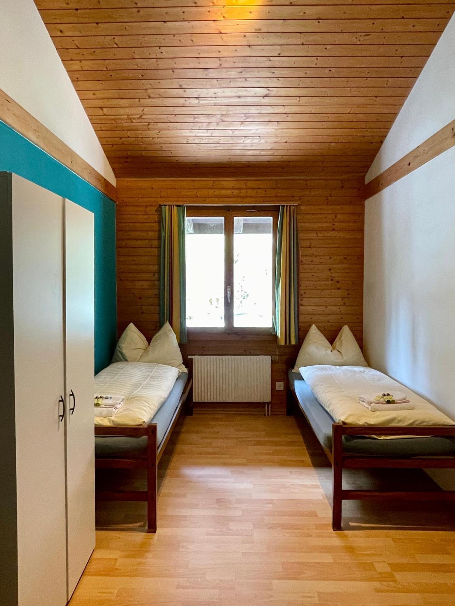 Alpine Base Hostel - Adults Only Lauterbrunnen Exterior photo