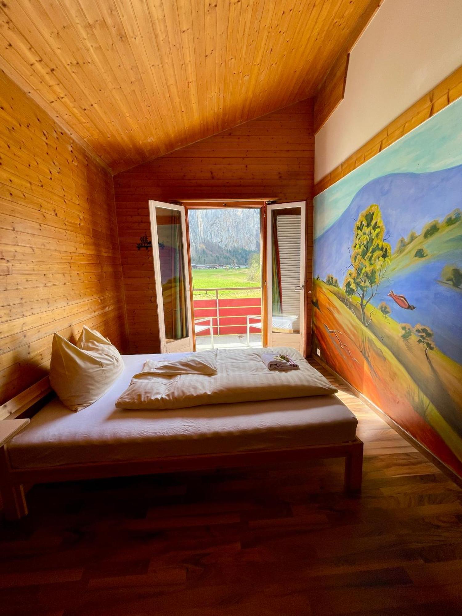 Alpine Base Hostel - Adults Only Lauterbrunnen Exterior photo
